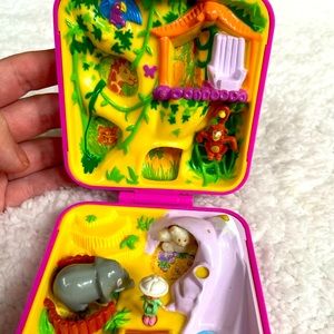 Vintage 1989 Bluebird Polly Pocket Wild Zoo World